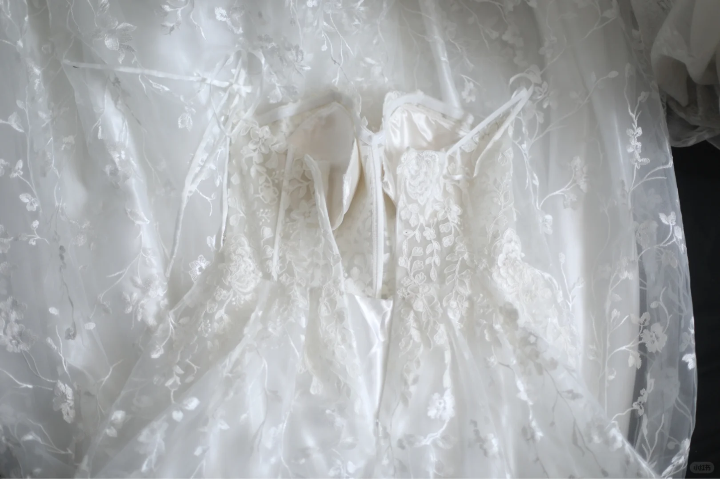 Pretty Spaghetti Straps White Lace A Line Formal Wedding Dress Y9032