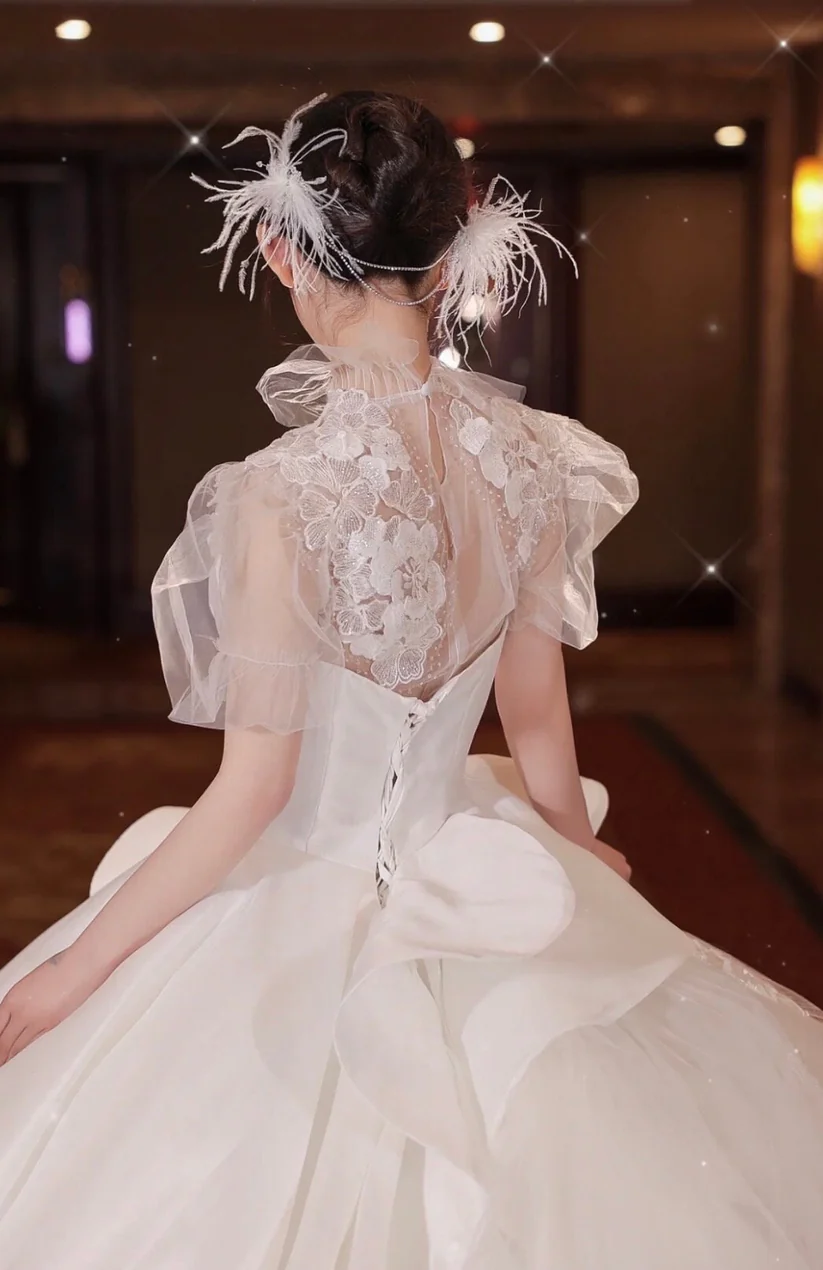 Chic A-line Long Sleeves Wedding Dress,Bridal Gown Y6789