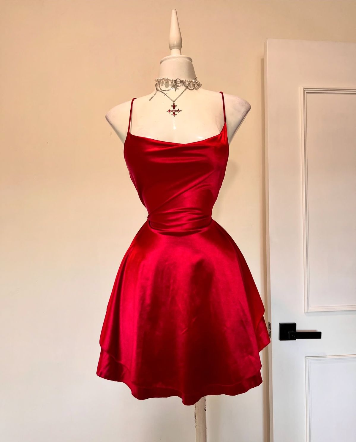 Spaghetti Straps Red Satin Short Homecoming Dress Sexy Cocktail Dress Y9909