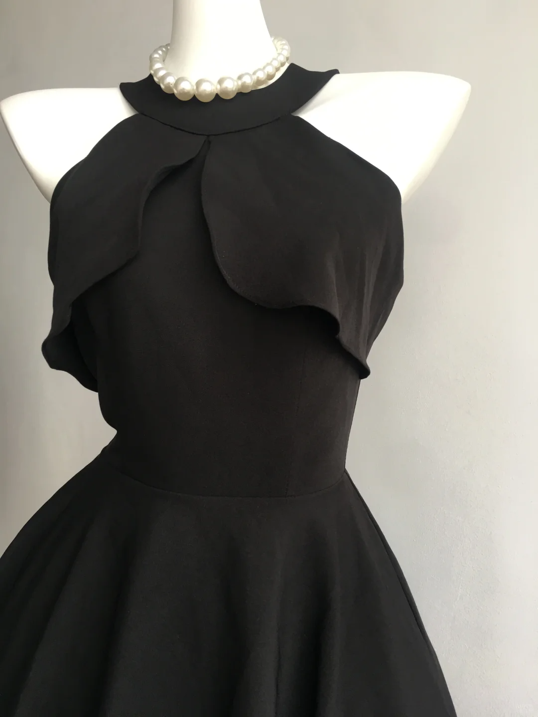 Black Halter Sleeveless Elegant A Line Satin Homecoming Dress Formal Birthday Outfits Y9633