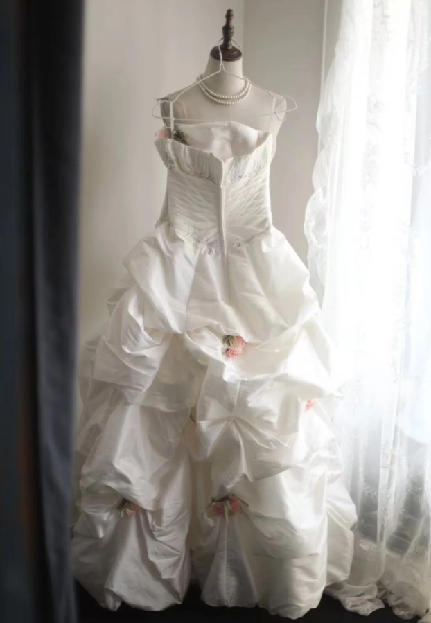 Sweet Strapless Satin Pleated Ball Gown White Princess Quinceanera Dress Sweet 16 Dress SP1214