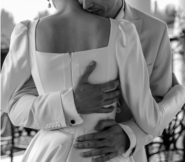 Modest A-line Square Neckline White Satin Wedding Dress Y6736