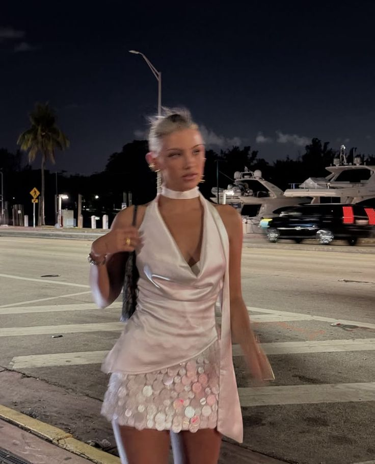 Pretty Halter Satin Sequin Sheath Short Cocktail Dress Formal Homecoming Dress Y9656