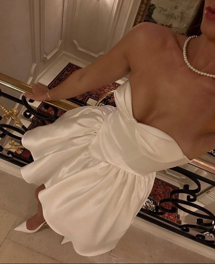 Classy Strapless Satin A Line Homecoming Dress White Short Birthday Outfits Cocktail Dress Y8871