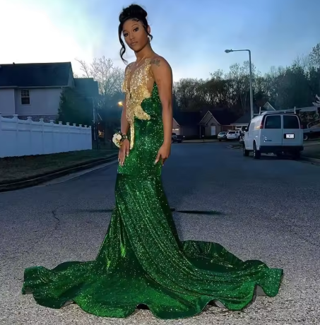 Unique Design Mermaid Green Sequins Prom Dress With Cape Y116