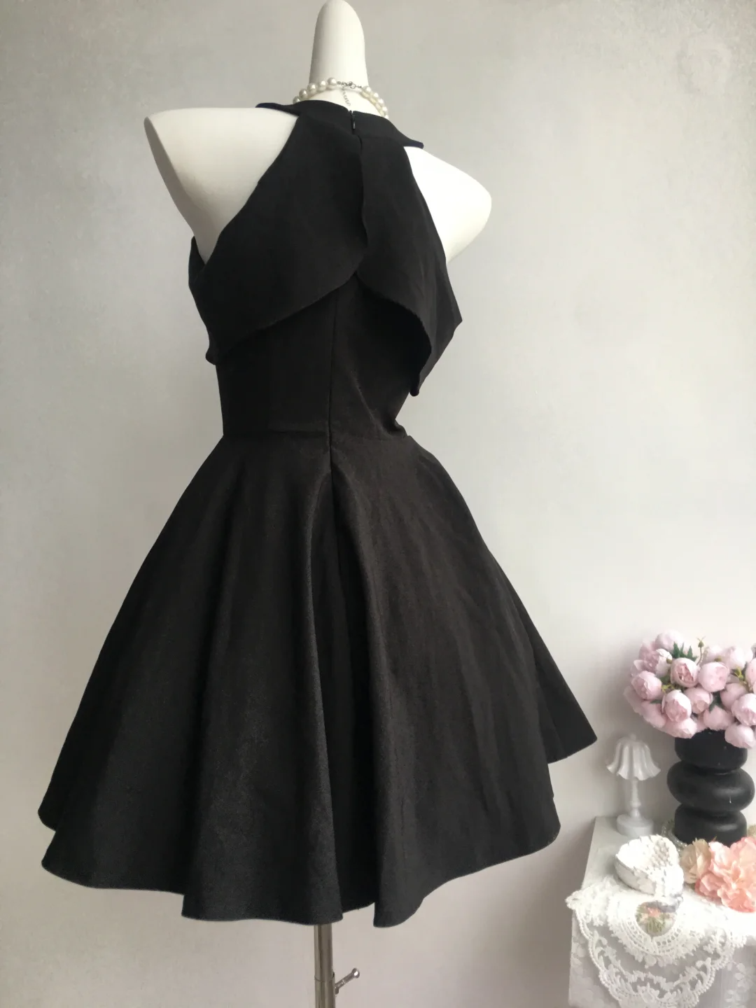 Black Halter Sleeveless Elegant A Line Satin Homecoming Dress Formal Birthday Outfits Y9633