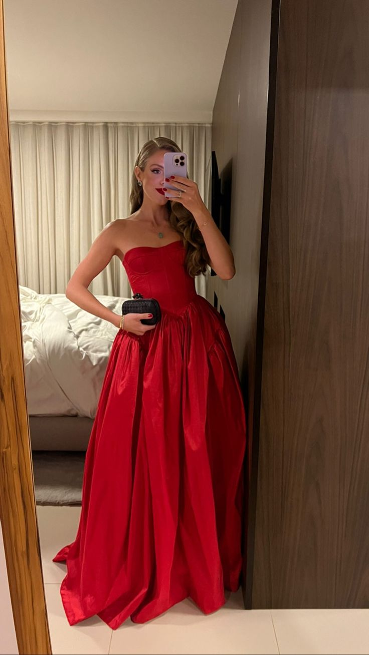 Elegant Sweetheart Neck Red Satin Long Birthday Party Dress Formal Wedding Guest Dress SP908