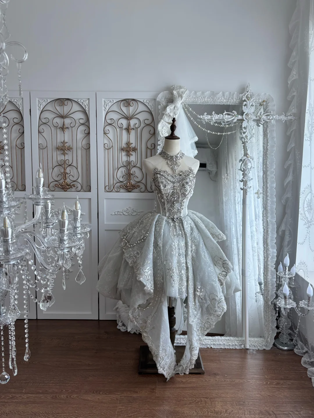 Pretty Halter Tulle Sequin Beaded Short 19th Birthday Outfits Silver Short Homecoming Dress SP3808