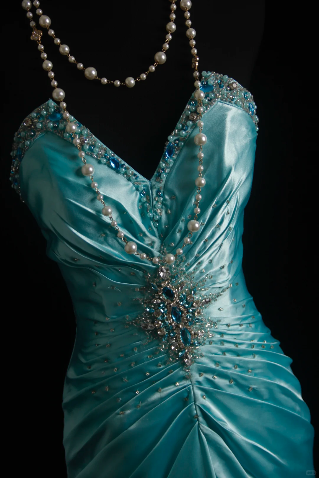 Gorgeous Blue Strapless Satin Pleated Beaded Mermaid Party Dress Long Prom Dresses SP2154