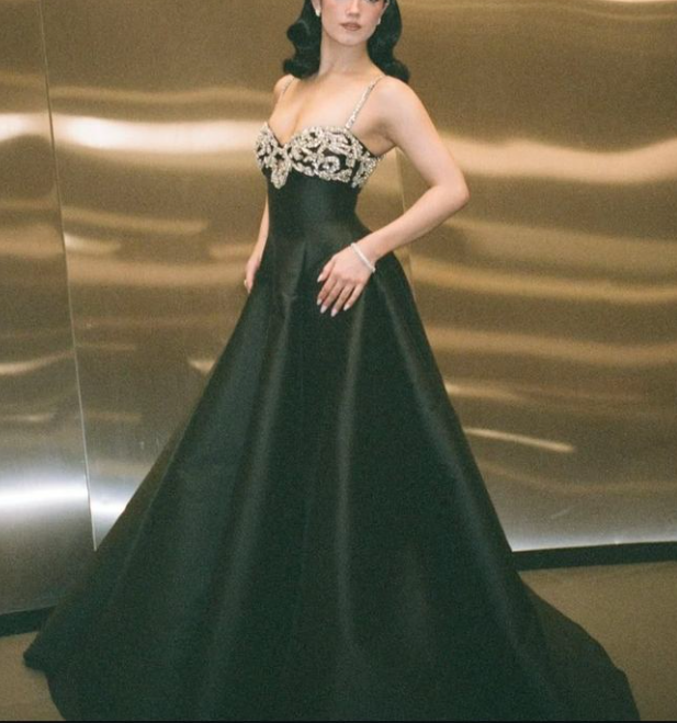 Stylish Spaghetti Straps Black Satin Beaded A Line Long Party Dress Birthday Outfits SP1033