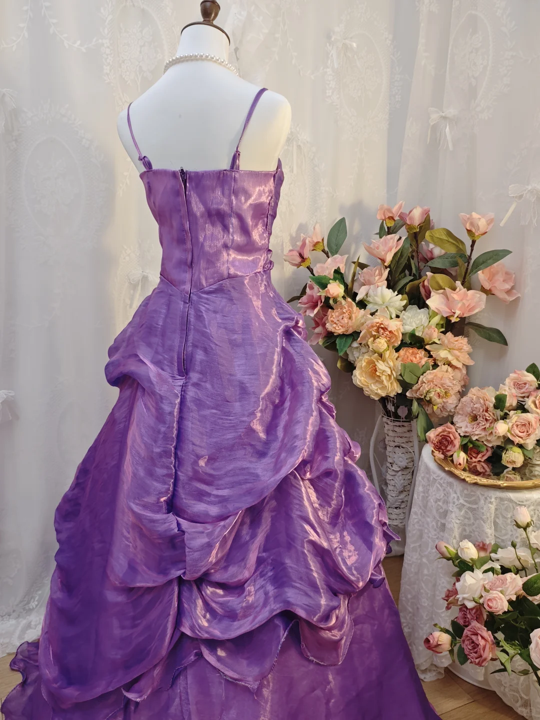 Retro Spaghetti Straps Satin Beaded Appliques Ball Gown Purple Long Party Dress Prom Gowns SP2163