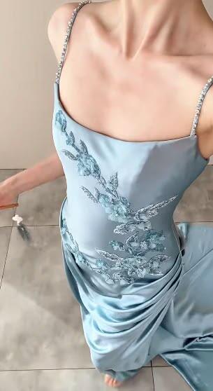 Glamorous Blue Spaghetti Straps Satin Beaded Appliques Mermaid Long Party Dress Birthday Dress SP2552