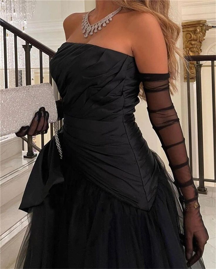 Sexy Strapless Puffy Tulle Prom Dress Black Evening Dress With Gloves Y7631