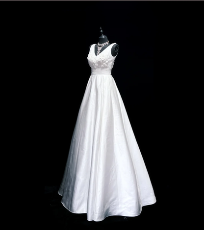 Elegant V Neck Satin Appliques A Line Long Wedding Dress White Bridal Dress Y9851
