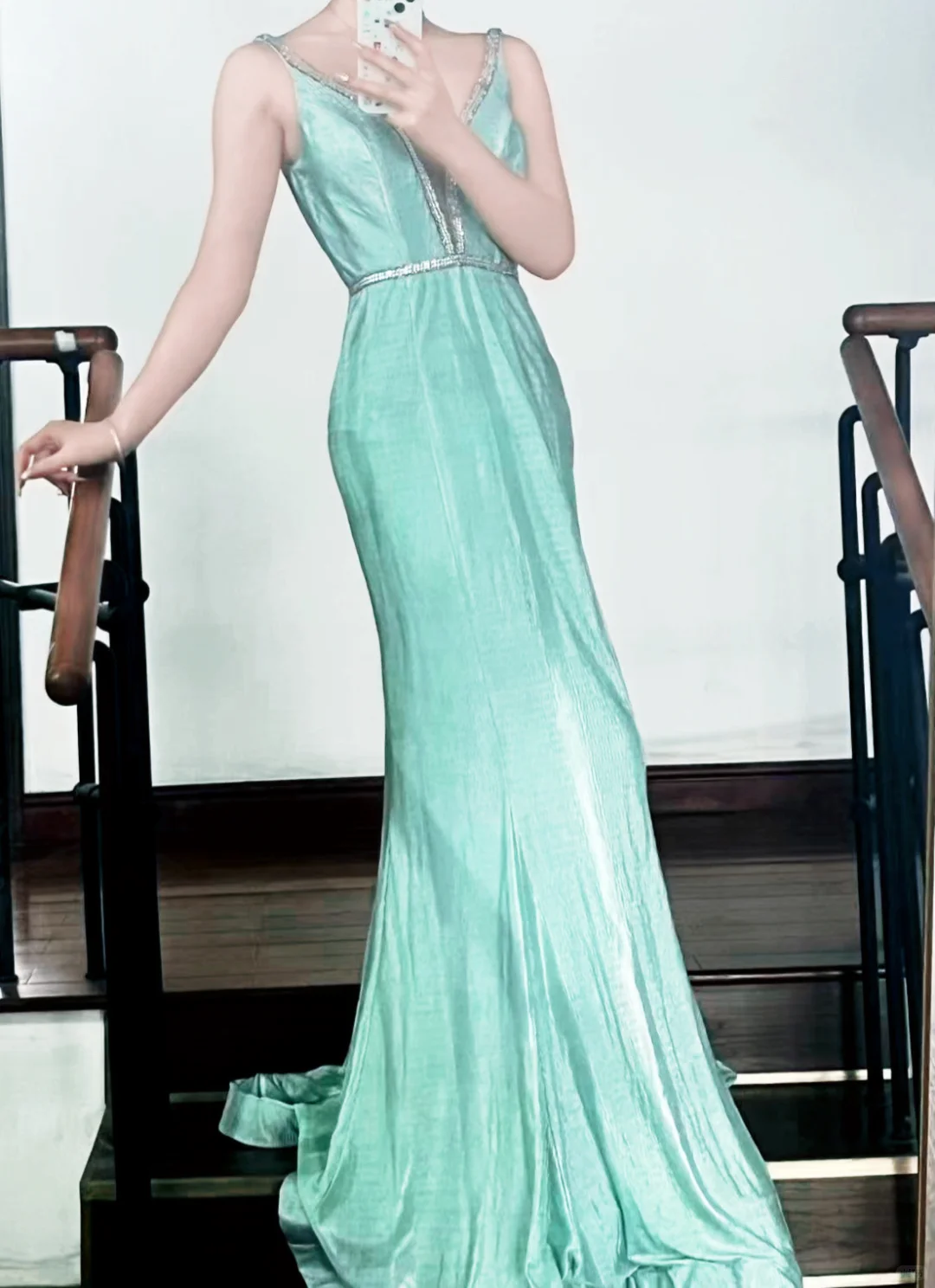 Sexy Green V Neck Satin Beaded Mermaid Long Evening Gowns Formal Prom Dress SP435