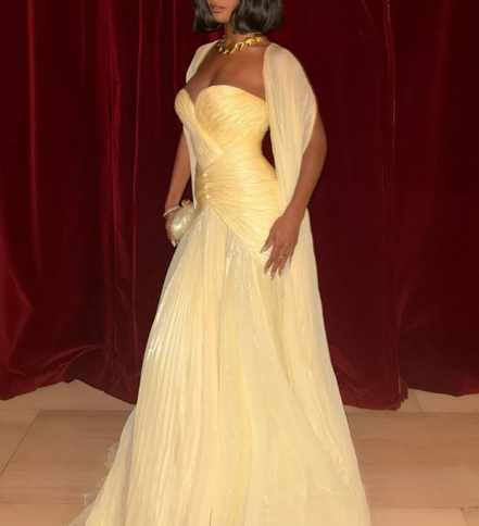 Classy Sweetheart Neck Yellow Chiffon Pleated Mermaid Evening Dress Long Prom Gown With Scarf SP794