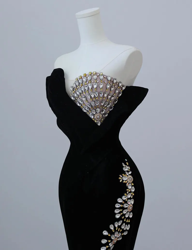 Black Luxurious Velvet Beaded Evening Dress Long Prom Dress Y7675