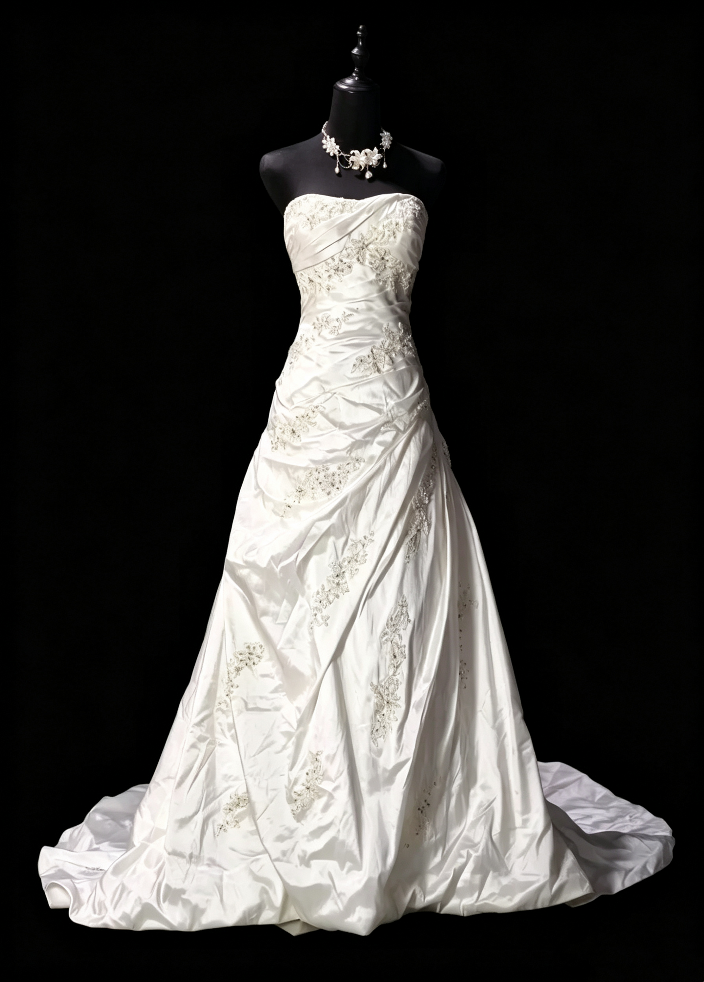 Classy Strapless White Satin Pleated Appliques Long Wedding Dress Bridal Gown SP3180