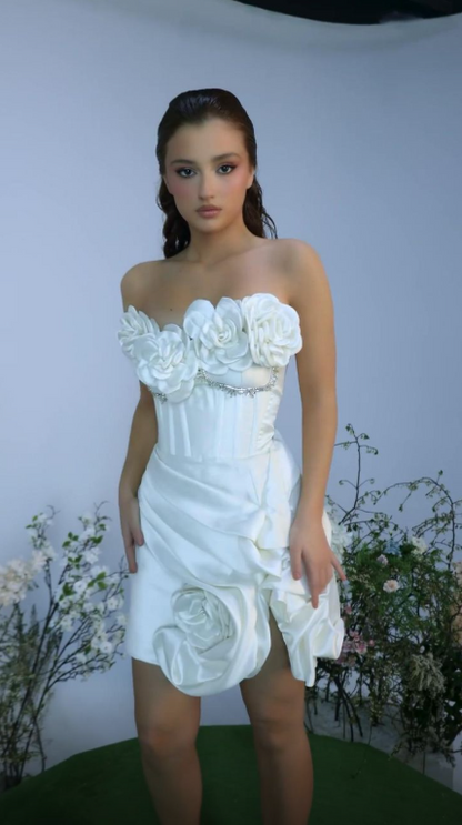 Elegant Strapless 3D Floral Short 15th Birthday Outfits,White Short 9th Grade Homecoming Dress SP3426