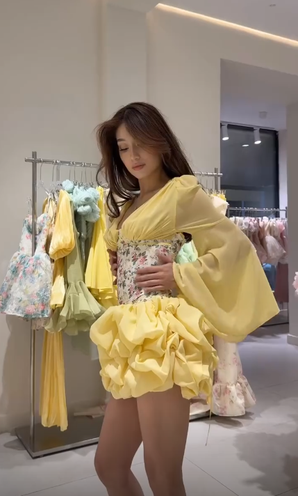 Glamorous Yellow V Neck Chiffon Ruched Short Graduation Homecoming Dress Birthday Outfits SP3690