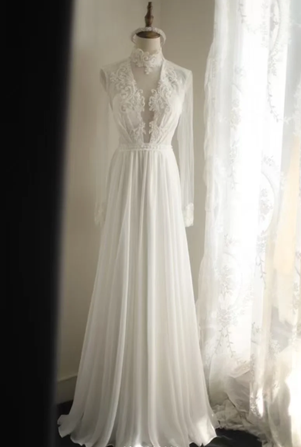 Charming White Tulle Chiffon Beaded Long Wedding Dress Backless Bridal Dress SP1175