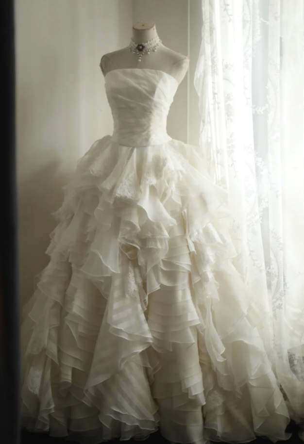 Pretty Strapless Chiffon Lace Layered White Wedding Dress SP1206