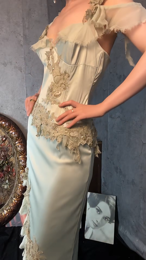 Vintage V Neck Green Satin Chiffon Appliques Beaded Ruffles Mermaid Party Dress Long Prom Gown SP1254