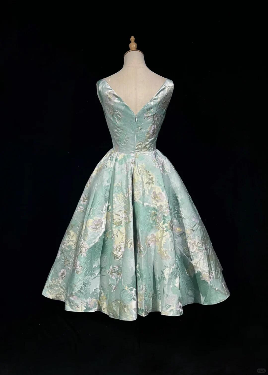 Elegant Sleeveless Light Green Satin Print Floral A Line Short Graduation Homecoming Dress SP2927