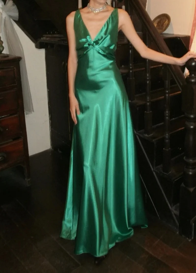 Chic Prom Dress Green Satin V-neck Long Evening Dress SP3918