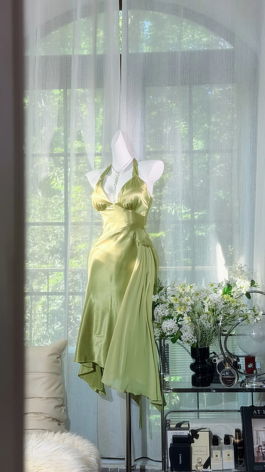 Elegant Green Satin Short Graduation Homecoming Dress Halter V Neck Mini Prom Dress SP3796