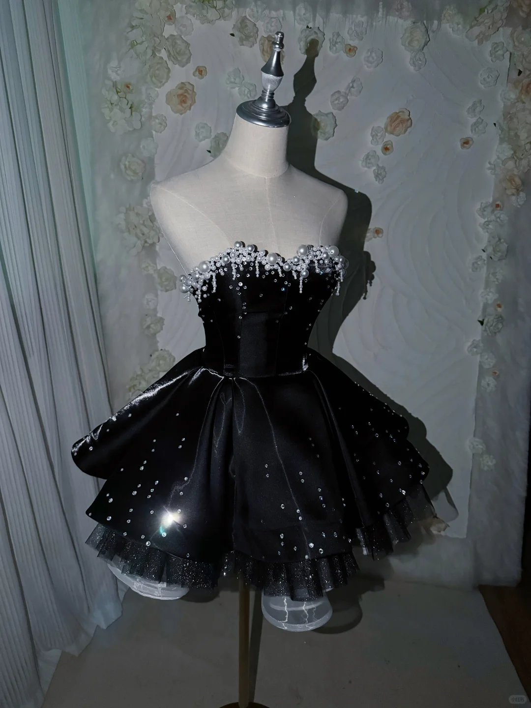 Pretty Sweetheart Neck Satin Beaded Short Homecoming Dress Black Short Birthday Dress SP4221
