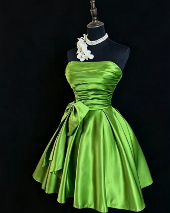 Chic Green Satin Short 6th Grade Homecoming Dress Strapless Short Prom Dress SP3644