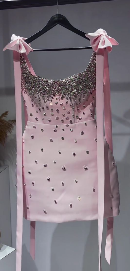Cute Pink Bow Straps Satin Sheath Birthday Outfits Formal Graduation Homecoming Dress Y9226
