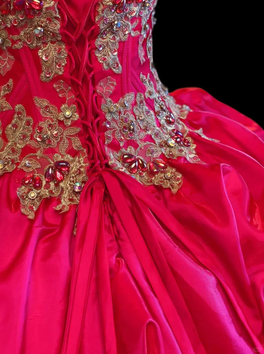 Retro Hot Pink Satin Pleated Embroidered Beaded Quinceanera Dress Sweetheart Neck Sweet 16 Dress SP4087