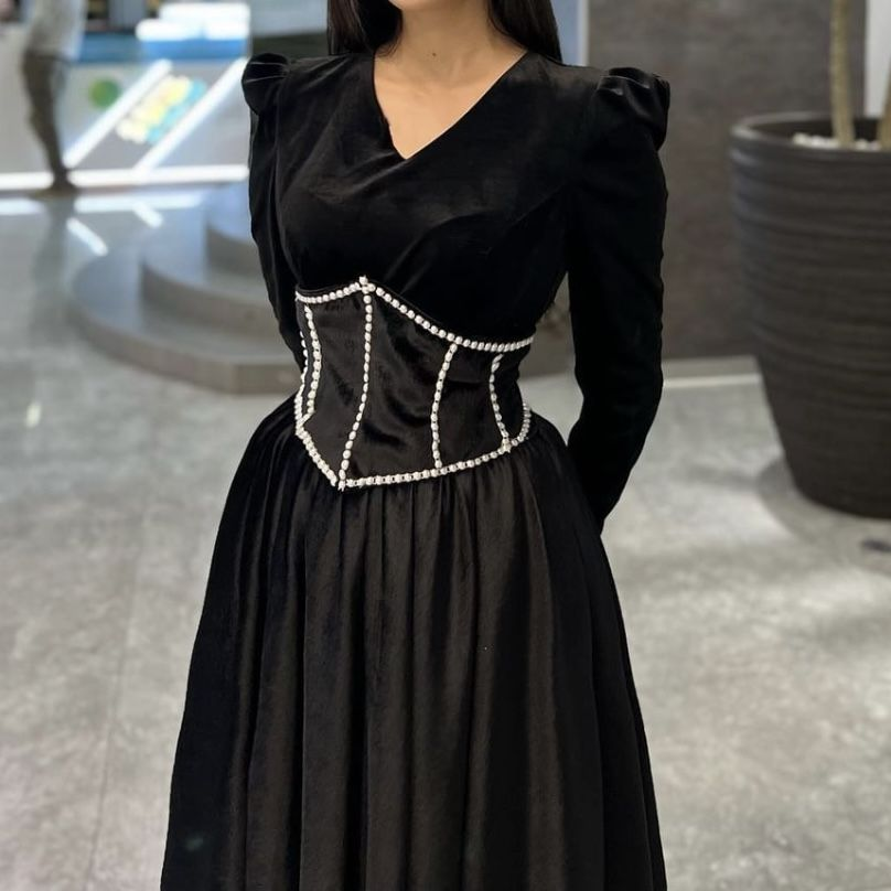 Black Velvet Formal Evening Dresses Women V Neck Long Sleeves Beads White Tulle Bottom Party Gowns Y4852