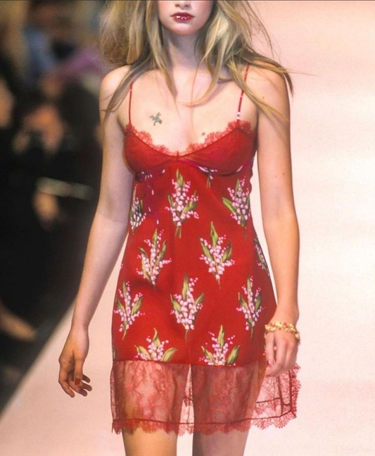 Pretty Red Spaghetti Strap V Neck Satin Lace Short 6th Grade Homecoming Dress Cocktail Dress Y9827