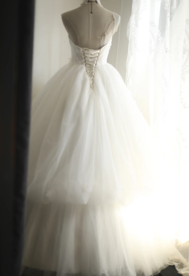 Sweet Strapless Tulle Beaded Appliques Double Layered White Long Wedding Dress SP1209