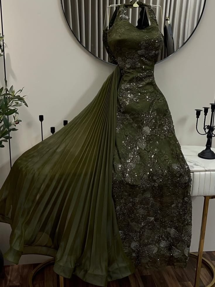 Vintage Olive Green Lace Sequin Beaded Sheath Long Party Dress Halter Birthday Prom Gowns SP2275