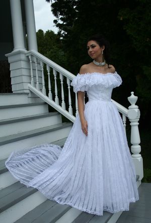 Pretty Off The Shoulder Bridal Dress White Tulle Lace Long Wedding Dress SP2081