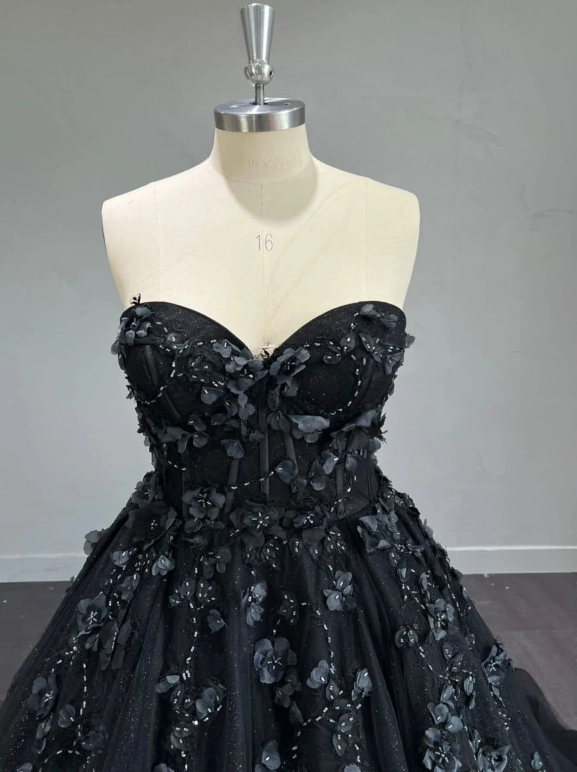 Stunning, Alternative Black Gown, Off The Shoulder Ball Gown Gothic Unconventional Wedding Dress,Y2477