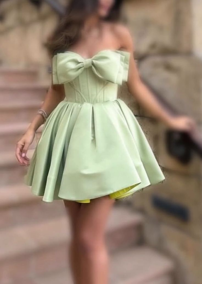 Cute Bow Strapless Satin Short Prom Dress Green Short Middle School Homecoming Dress SP3923