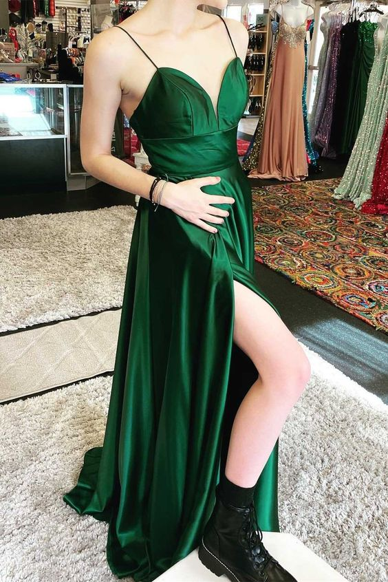 Green V-Neck Empire Waist A-Line Prom Dress with Slit Y5637