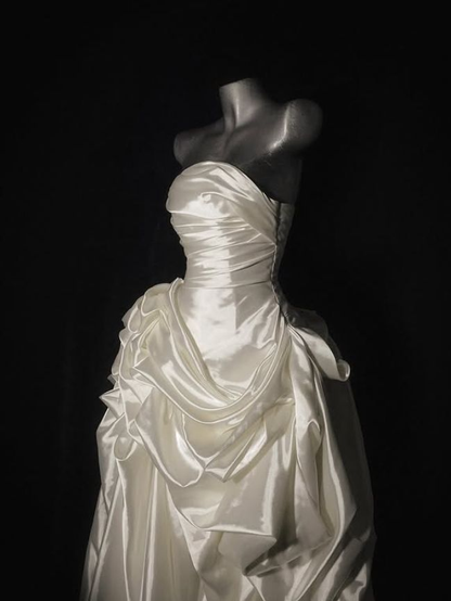 Elegant Strapless Satin Pleated Mermaid White Long Wedding Dress Bridal Dress SP523