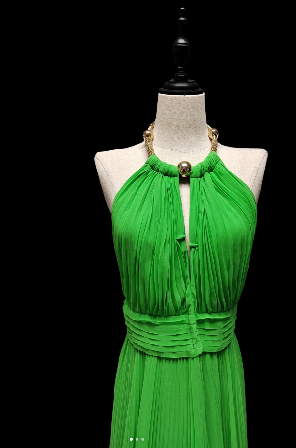 Charming Halter Green Chiffon Pleated Long Prom Dress Backless Evening Gown SP474