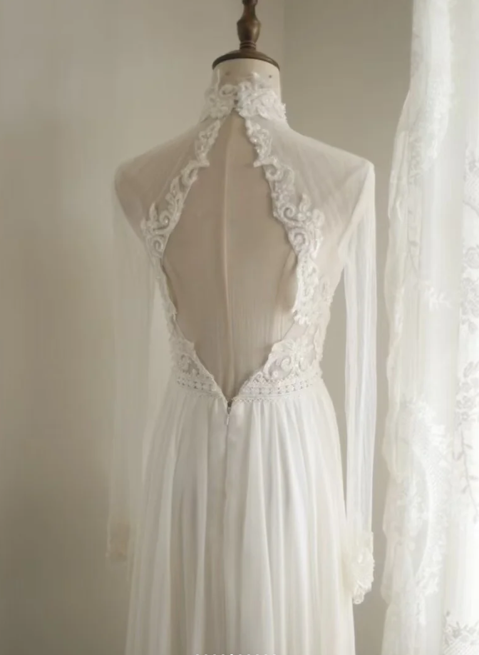 Charming White Tulle Chiffon Beaded Long Wedding Dress Backless Bridal Dress SP1175