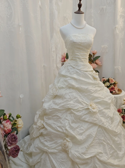 Glamorous Strapless White Lace Beaded Satin Pleated Long Wedding Dress Bridal Dresses With Floral SP2261
