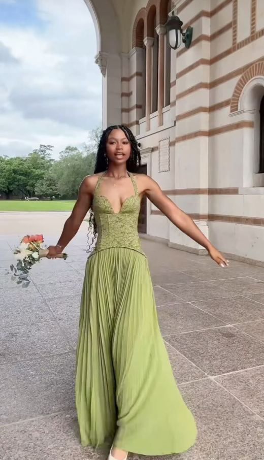 Vintage Sage Green Lace Chiffon Pleated A Line Long Party Dress Halter Wedding Guest Dress SP2953