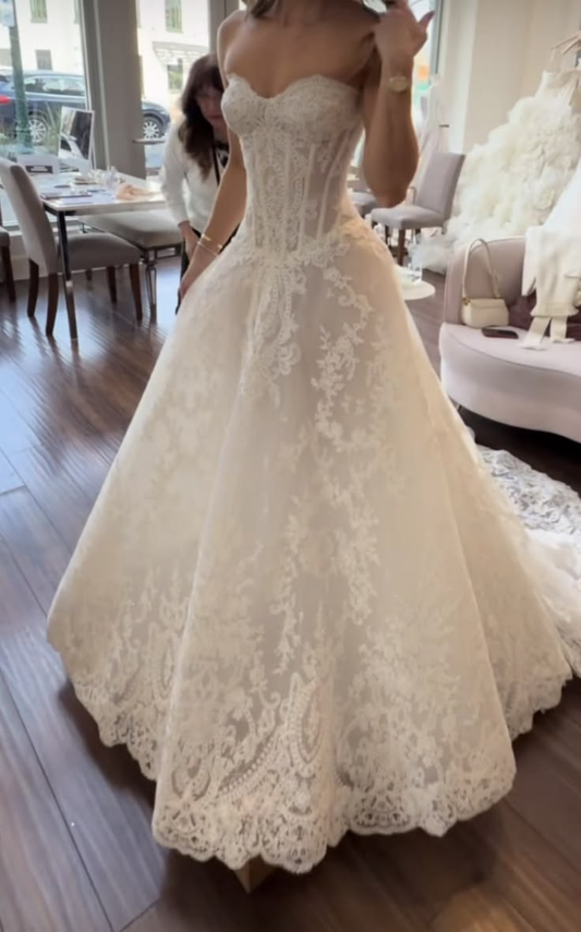 Pretty Sweetheart Neck White Tulle Lace Long Wedding Dress SP4188