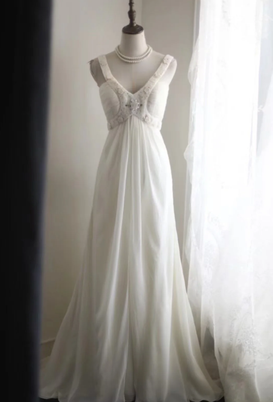 Pretty V Neck Sleeveless White Chiffon Appliques Beaded Mermaid Long Wedding Dress SP1202
