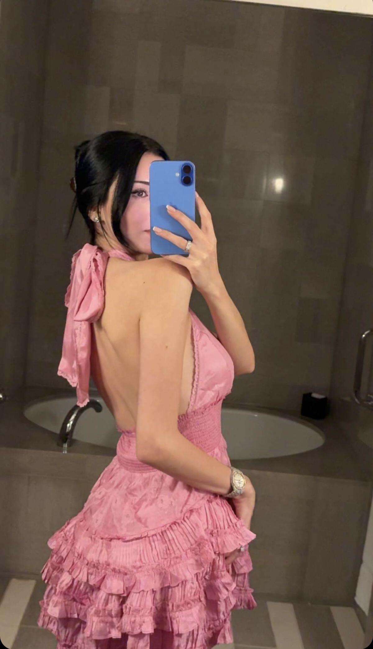 Sexy V Neck Halter Mini Cocktail Dress,Pink Backless Satin A Line Short Graduation Homecoming Dress SP2473
